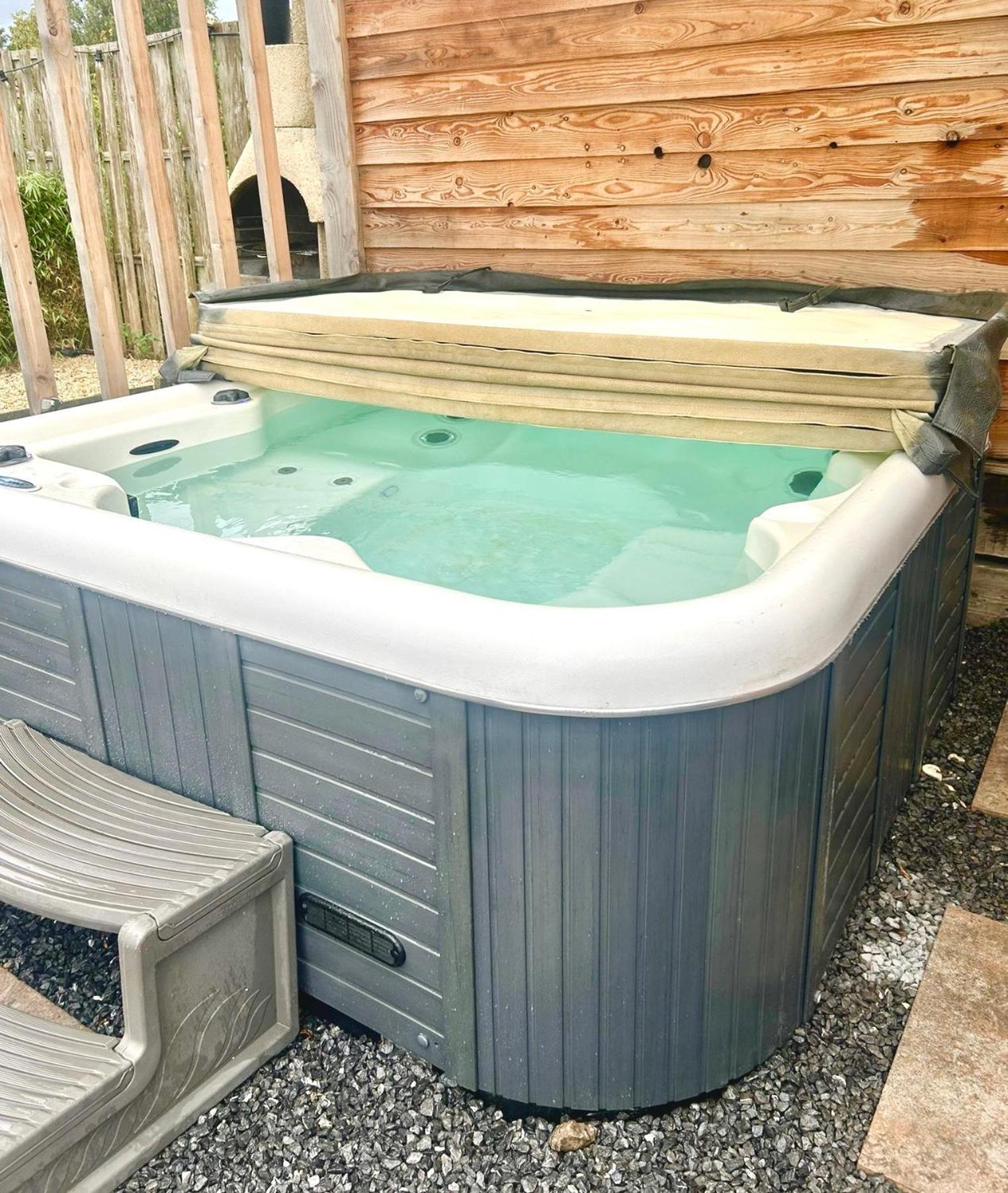 Wellness Bungalow With Jacuzzi &Sauna&Private Garden Near Amsterdam Vijfhuizen Экстерьер фото